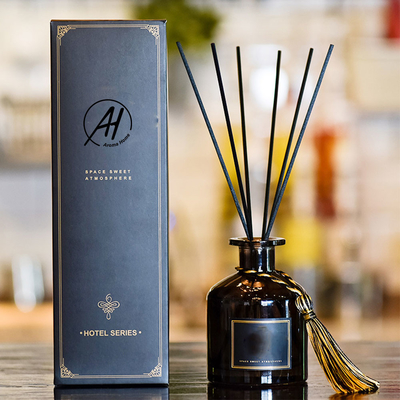 Hölzernes Deckel-Duft-Rattan schwarzer Reed Diffuser Bottle 50ml mit Stock
