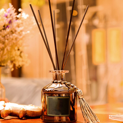 Hölzernes Deckel-Duft-Rattan schwarzer Reed Diffuser Bottle 50ml mit Stock