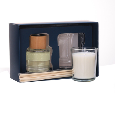 Kleines Eigenmarken-Geschenkset mit duftenden Sojawachskerzen für den Raum