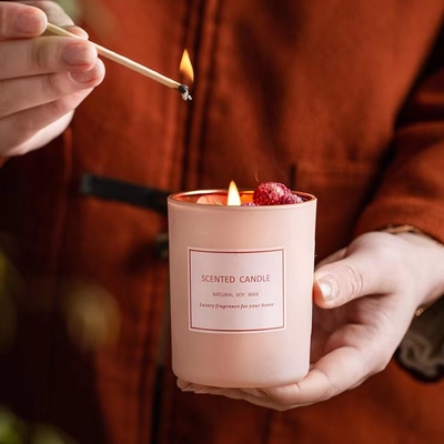 AROMA-AUSGANGSeigenmarken-Rosa-romantische Aromatherapie-Luxustrockenblume roch Sojabohnenöl-Wachs-Kerzen für Ereignis-Szene