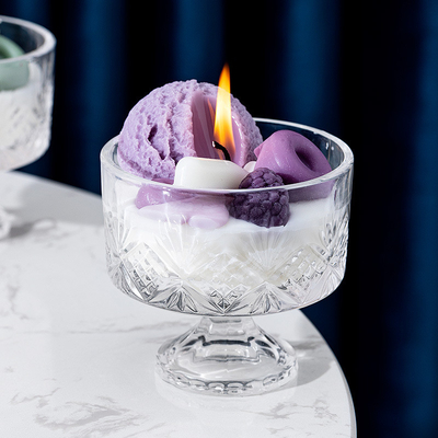 AROMA-HAUS verkauft einzigartige Eiscreme-duftende Kerze für Hauptdekor en gros, den handgemachtes Glassojabohnenölwachs Weihnachtsgeschenke durchleuchtet