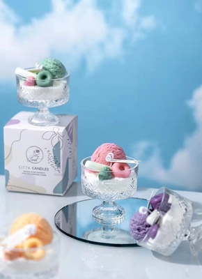 AROMA-HAUS verkauft einzigartige Eiscreme-duftende Kerze für Hauptdekor en gros, den handgemachtes Glassojabohnenölwachs Weihnachtsgeschenke durchleuchtet