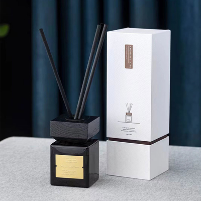 Fertigen Sie die Luft besonders an, die Hauptdekor-Duft-Öl-Stock-Schwarzglas Reed Diffuser frisch wird