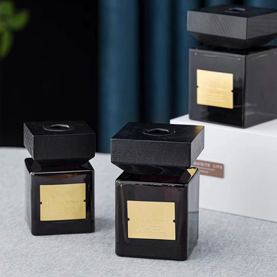 Fertigen Sie die Luft besonders an, die Hauptdekor-Duft-Öl-Stock-Schwarzglas Reed Diffuser frisch wird