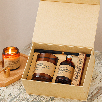 AROMA-AUSGANGSroch kundenspezifisches Eigenmarken-Aromatherapie-Sojabohnenöl-Luxuswachs hölzerne Palette M Kerzen-Reed Diffusers Gift Set Withs