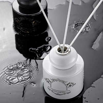 Lufterfrischer-Schwarz-weiße Flaschen-Glas-Duft-Öl-Geruch-Kerzen Reed Diffuser Gift