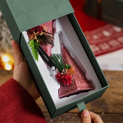 Romantische Blumen-Weihnachtsbaum-Pyramiden-Art Kegel-Säulen-Kerzen mit Geschenkbox 2pcs
