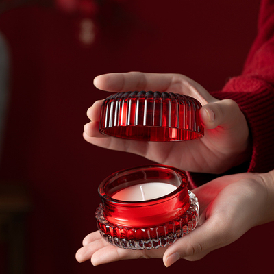 beschriftet Luxusgewohnheit 2pcs rotes Sojabohnenöl roch Kerzen mit Glasdeckel-Geschenkbox