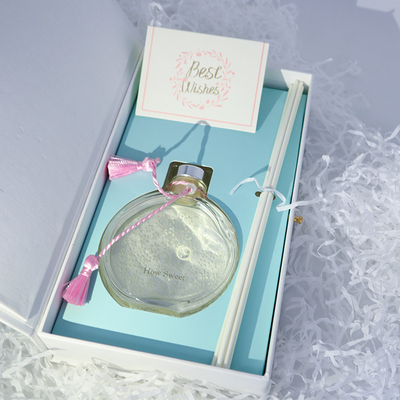 Luxusgeschenk Aroma-Reed Diffusers 130ml eingestellt mit rosa Knoten und steifem Kasten