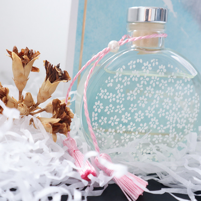 Luxusgeschenk Aroma-Reed Diffusers 130ml eingestellt mit rosa Knoten und steifem Kasten