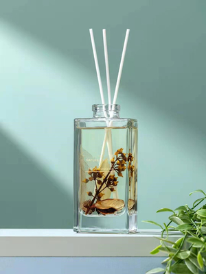 Quadrat-Parfüm-Luxusgeschenk Aroma-Reed Diffusers 150ml eingestellt mit Trockenblume