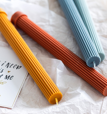Buntes Paraffinwachs 60G roch Hauptduft-Geschenk-Satz-Säulen-Kerze