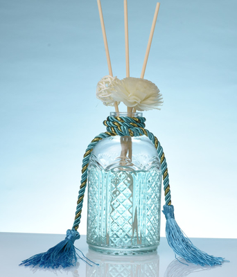 Natürliches Aroma Reed Diffuser Room Perfume 200ml mit gefälschter Blumen-Dekoration